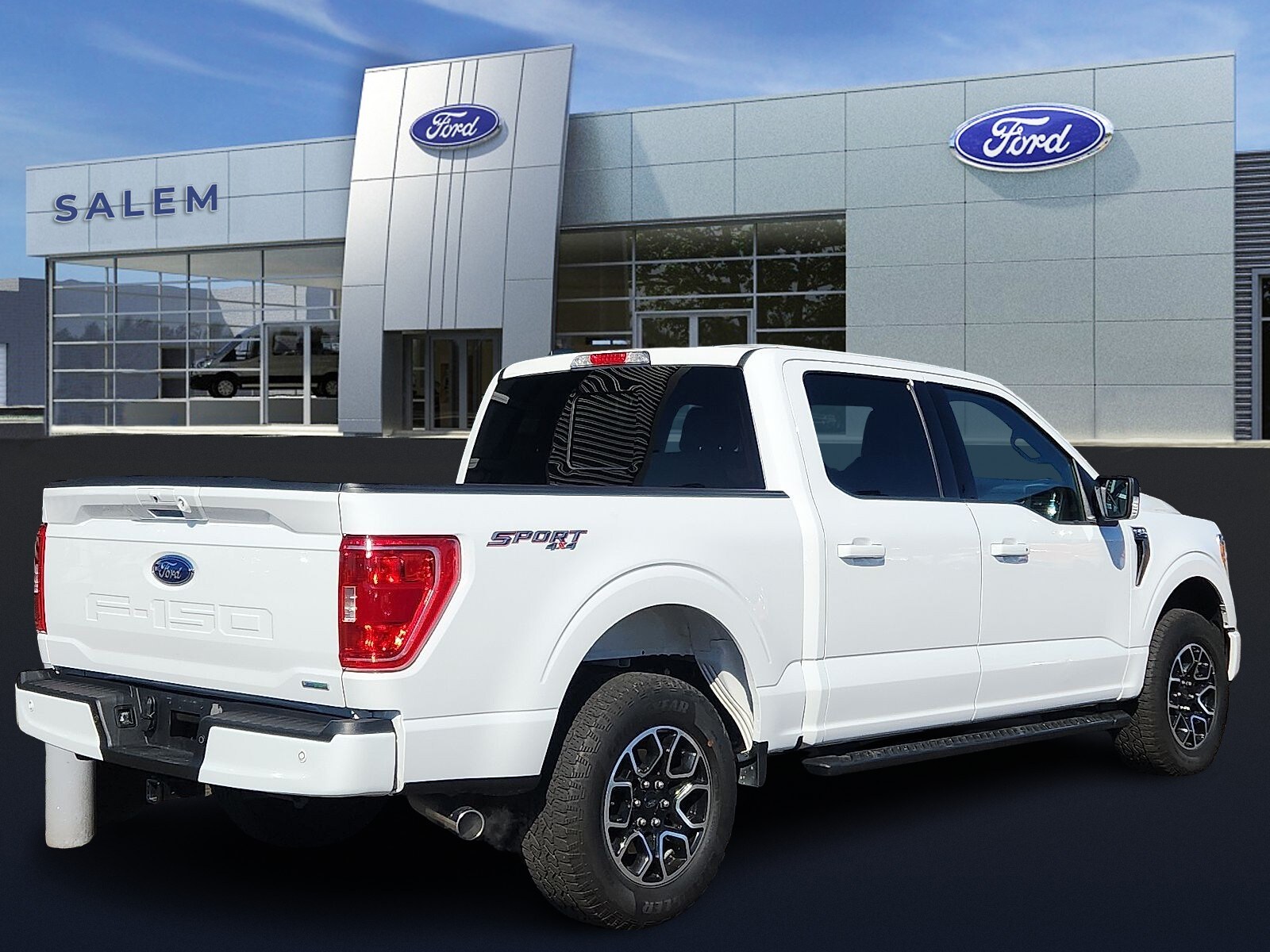 2023 Ford F-150 XLT photo 3