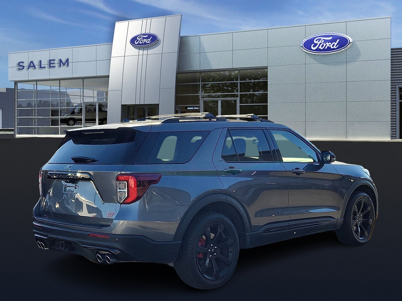 2023 Ford Explorer ST photo 3