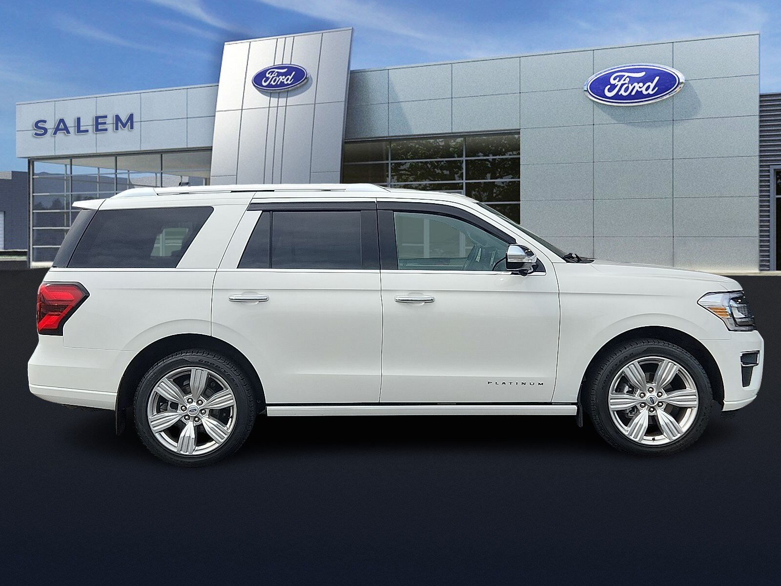 2023 Ford Expedition Platinum photo 2