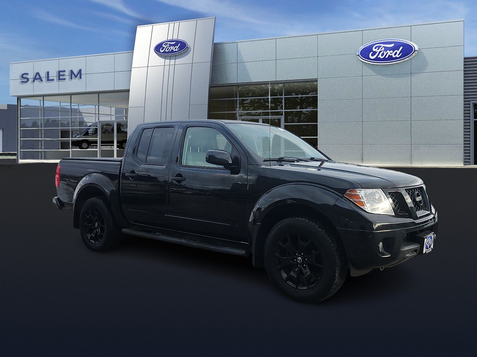 2020 Nissan Frontier SV Crew Cab 4X4 SWB's photo