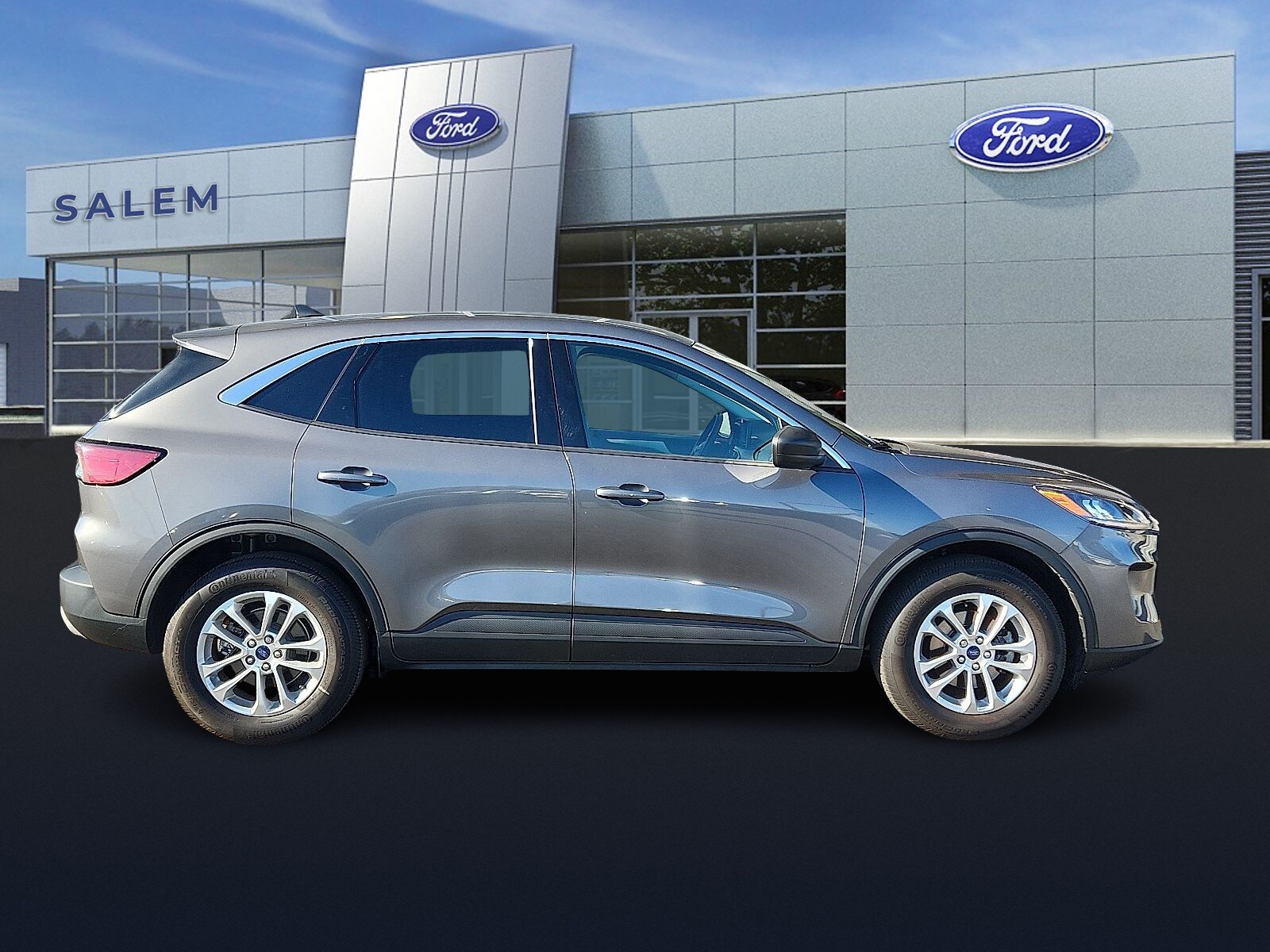 2022 Ford Escape SE Sport photo 2
