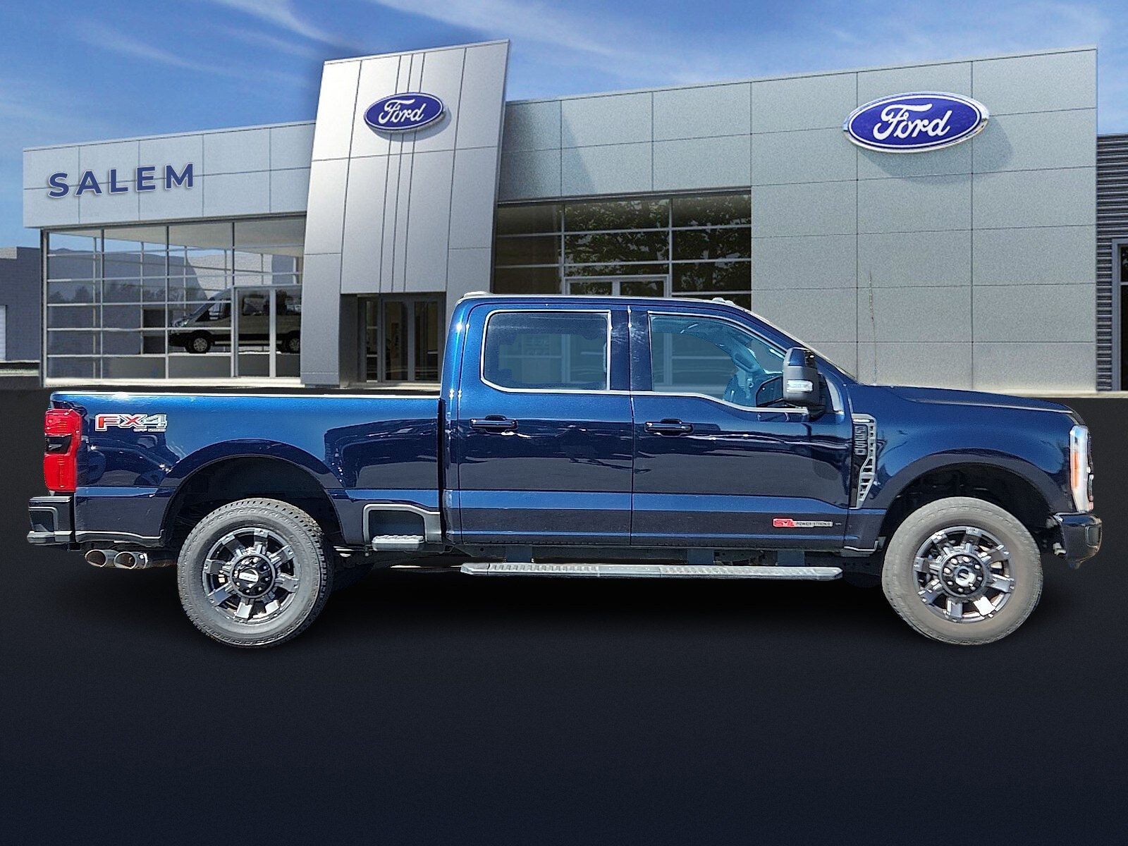 2023 Ford F-350 Lariat photo 2