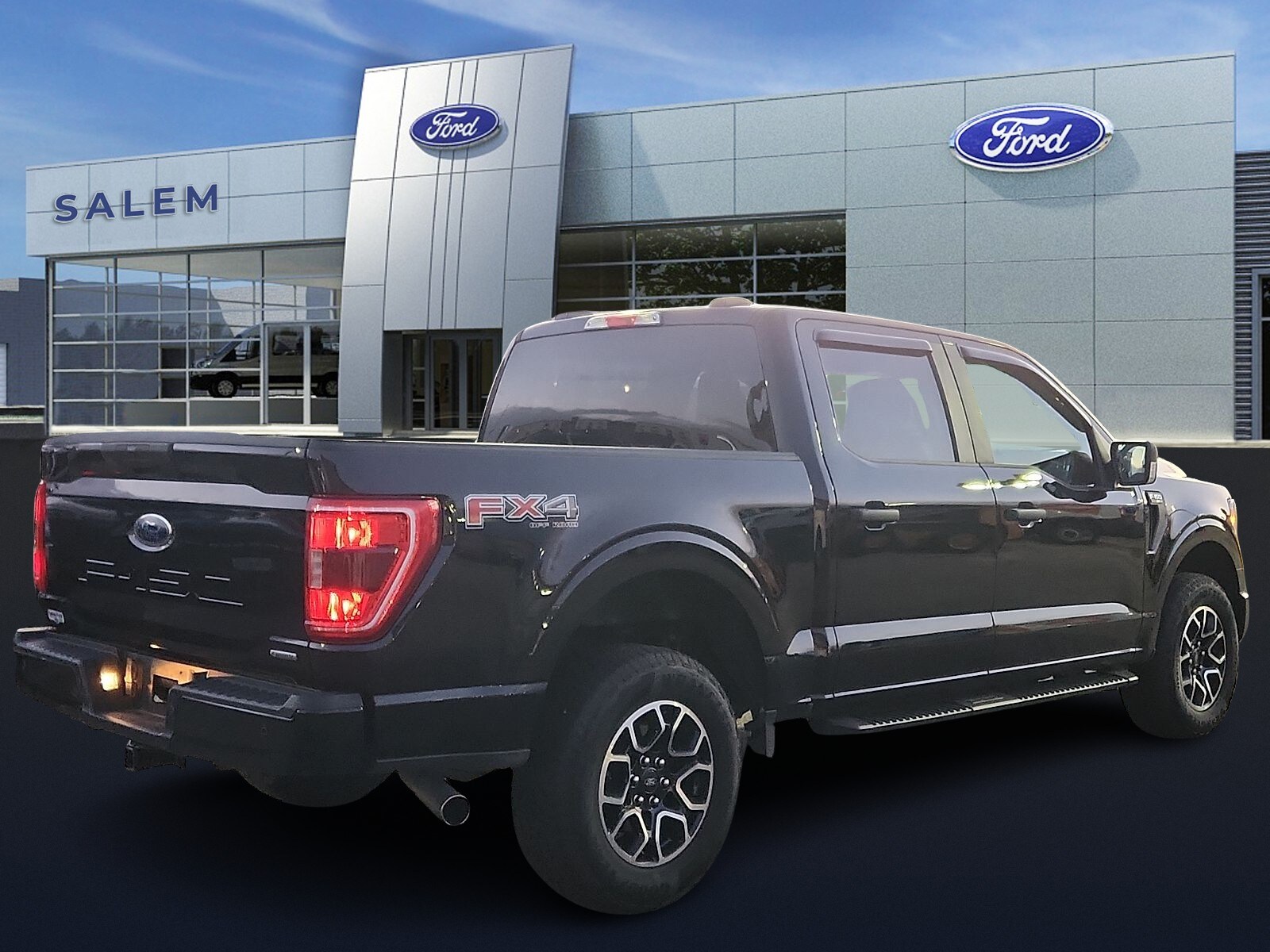 2022 Ford F-150 XL photo 3