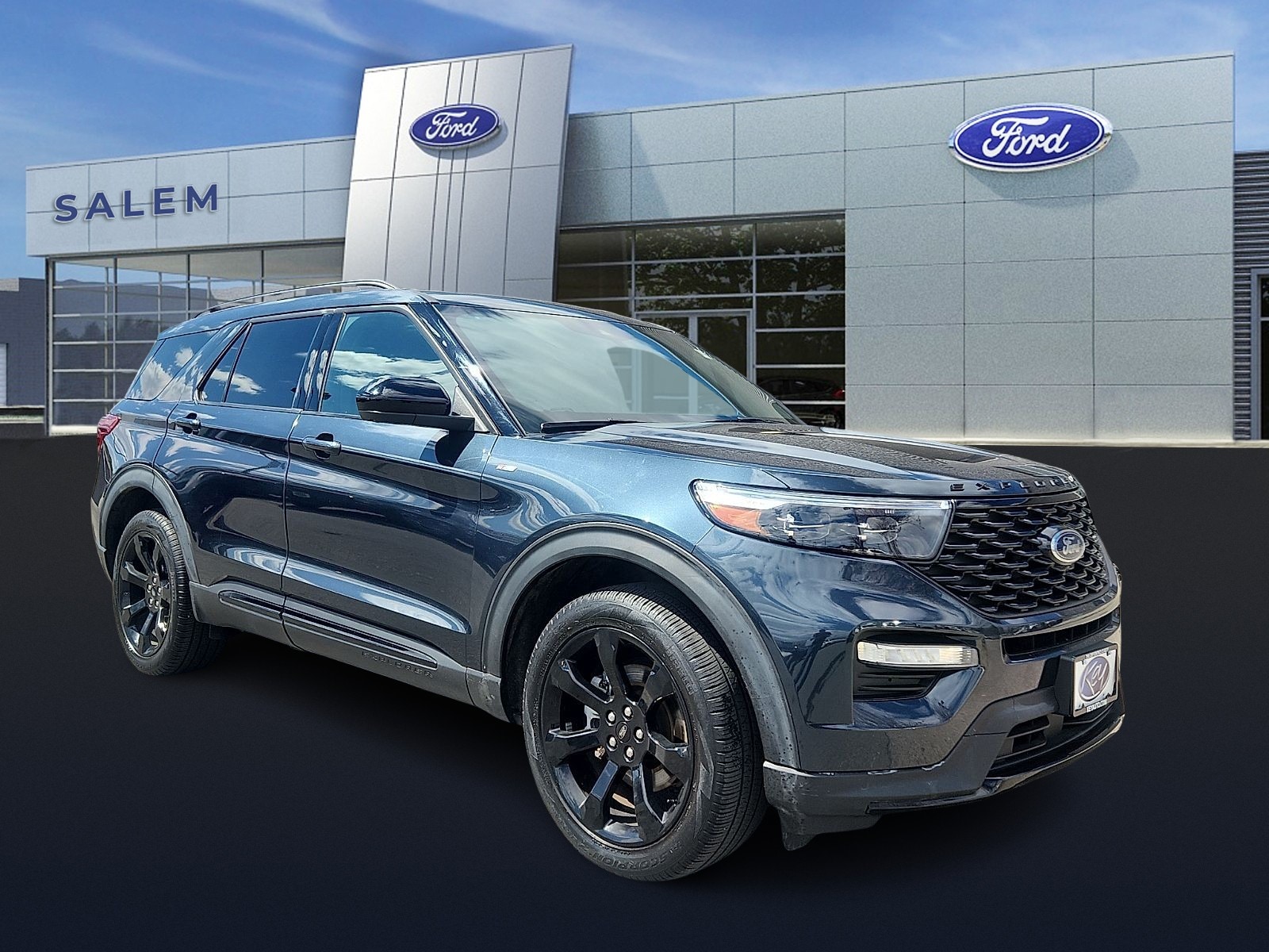 2023 Ford Explorer ST-LINE 4WD's photo
