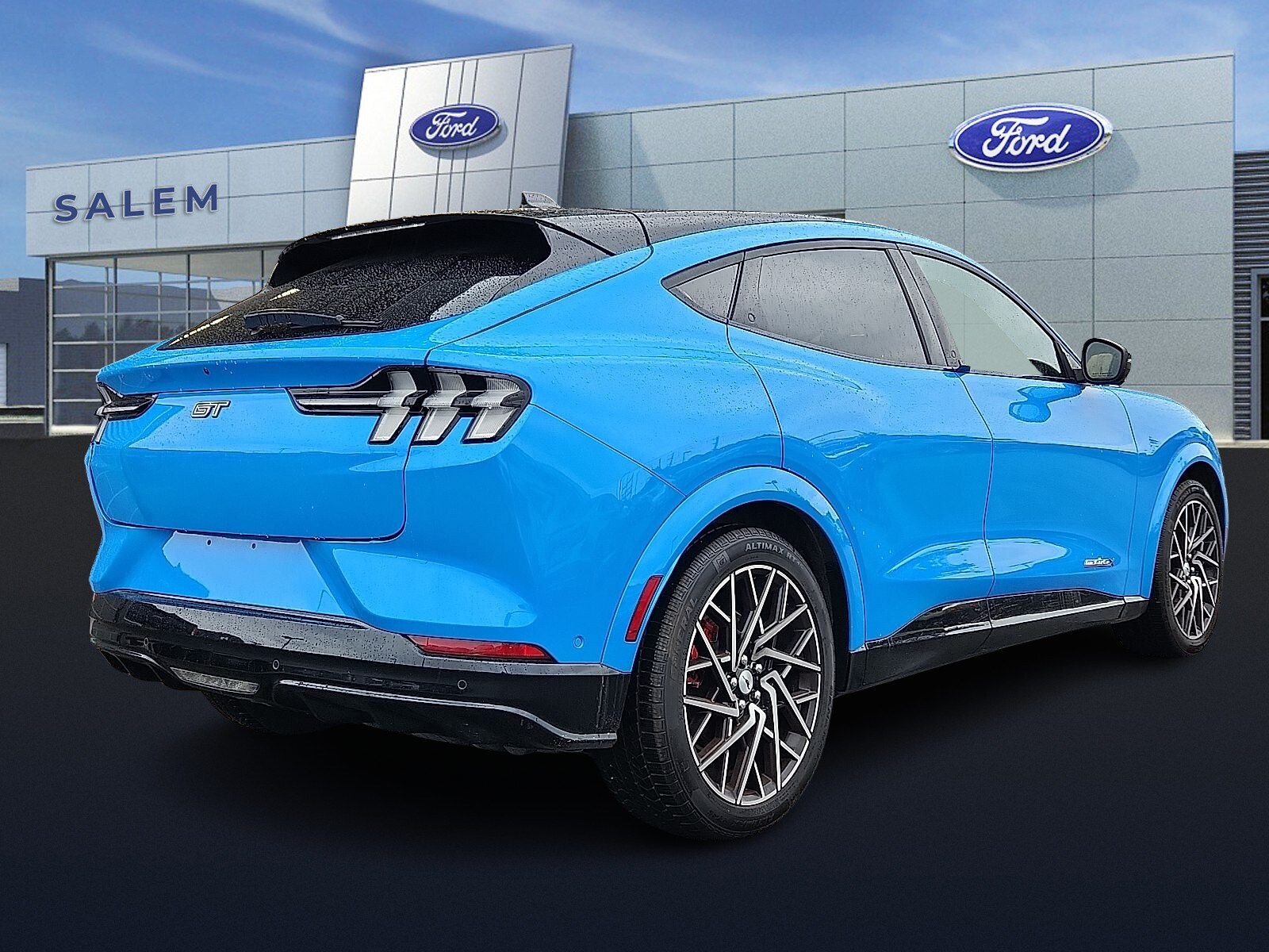 2023 Ford Mustang Mach-E GT photo 3