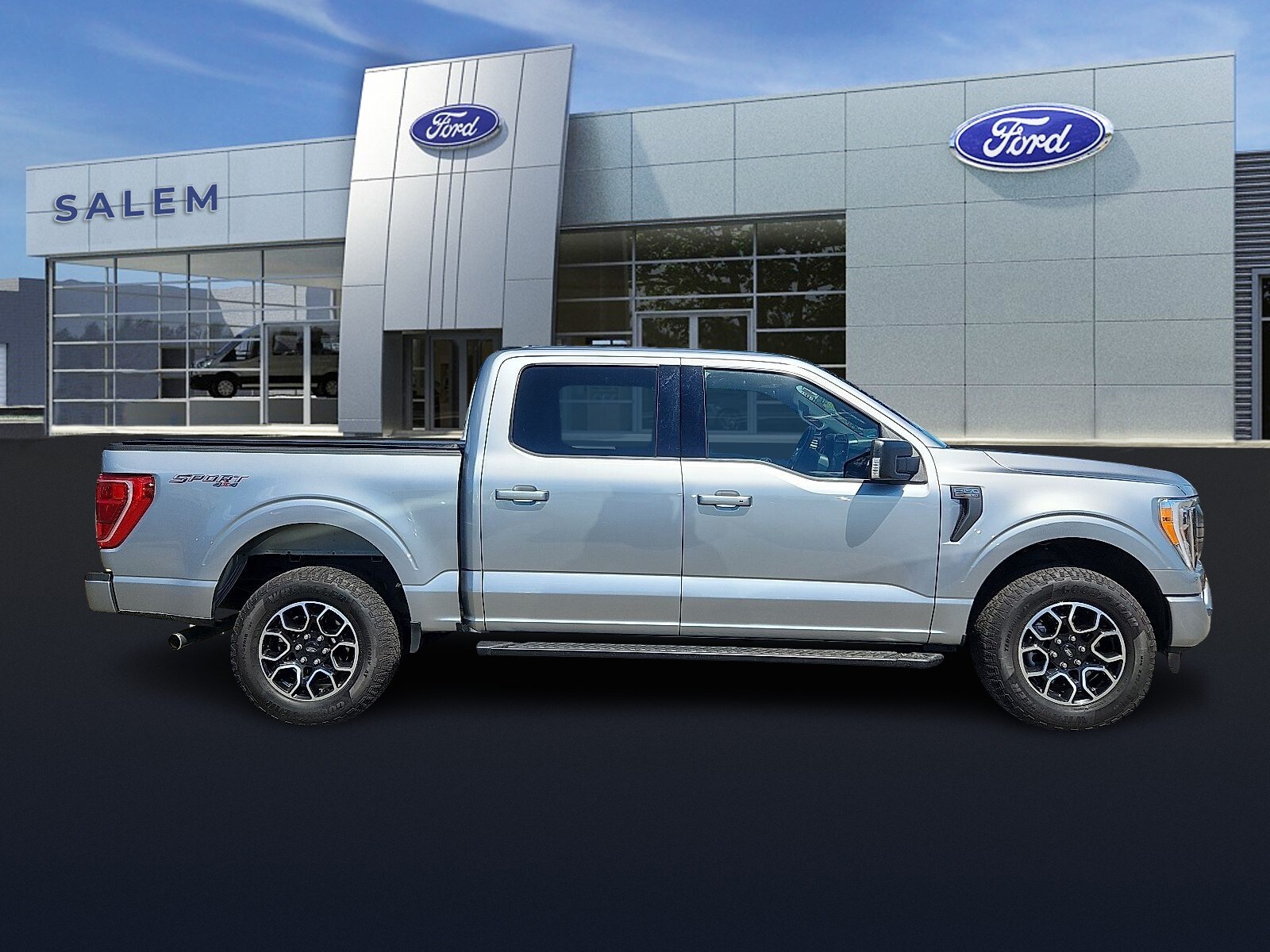 2022 Ford F-150 XLT photo 2