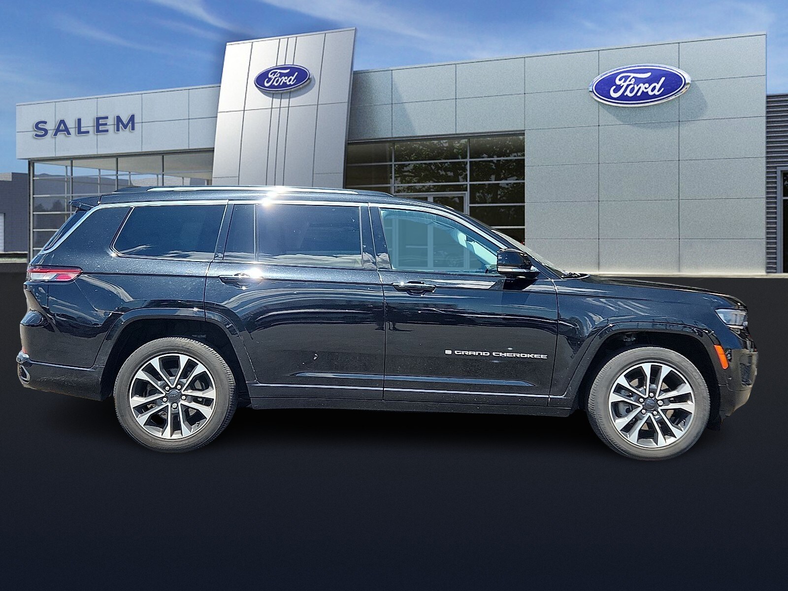 2021 Jeep Grand Cherokee Overland photo 2