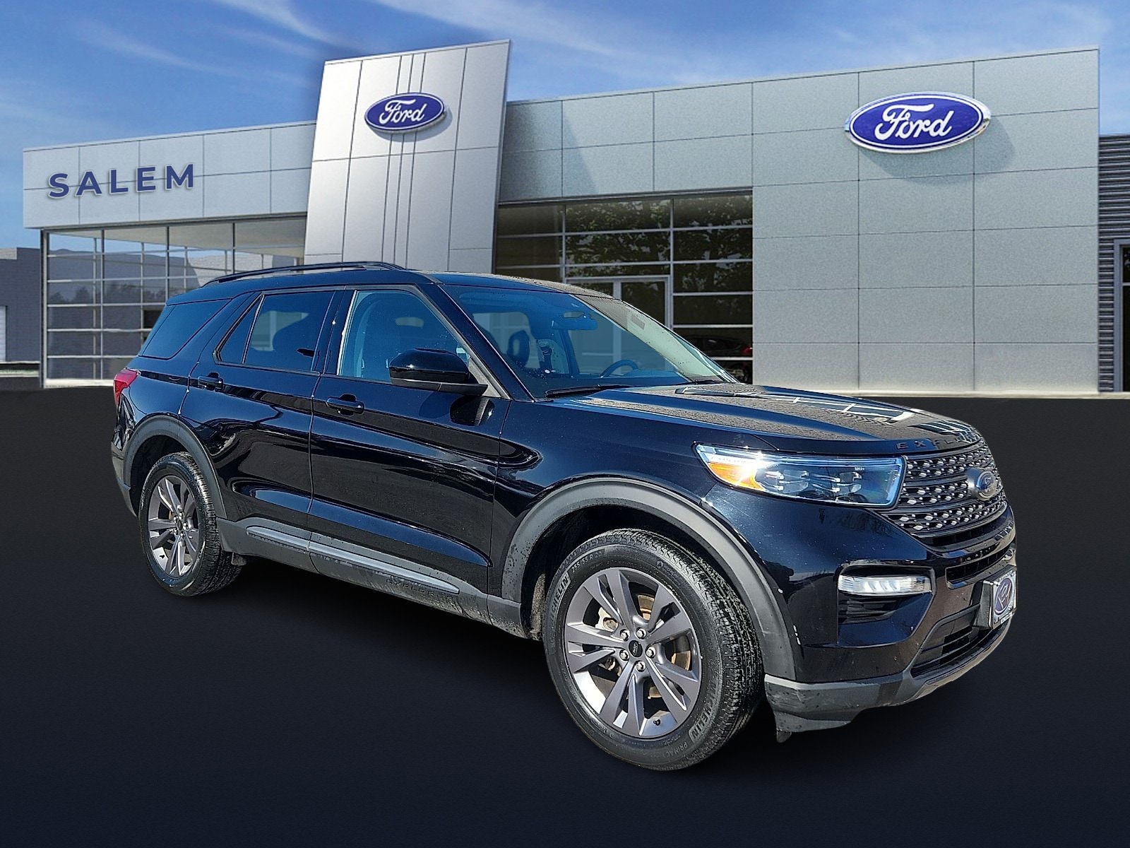 2023 Ford Explorer XLT 4WD's photo