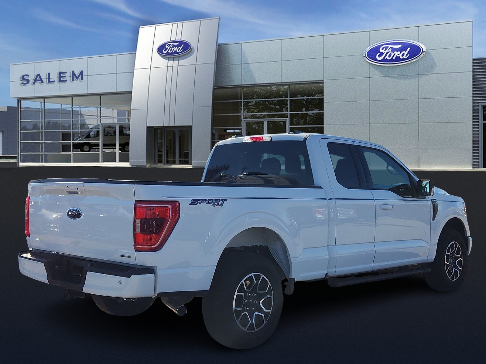 2023 Ford F-150 XLT photo 3