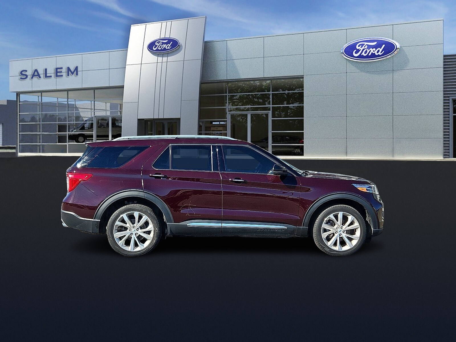2022 Ford Explorer Platinum photo 2
