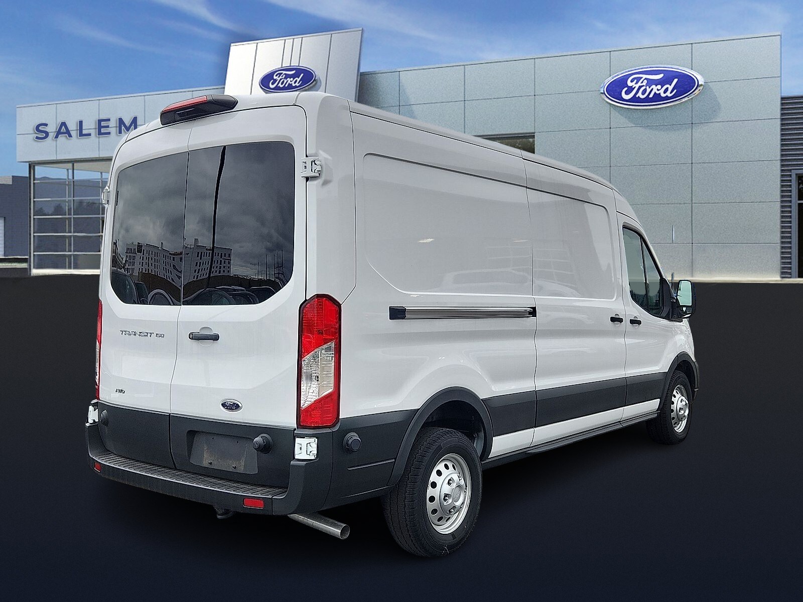 2024 Ford Transit photo 3