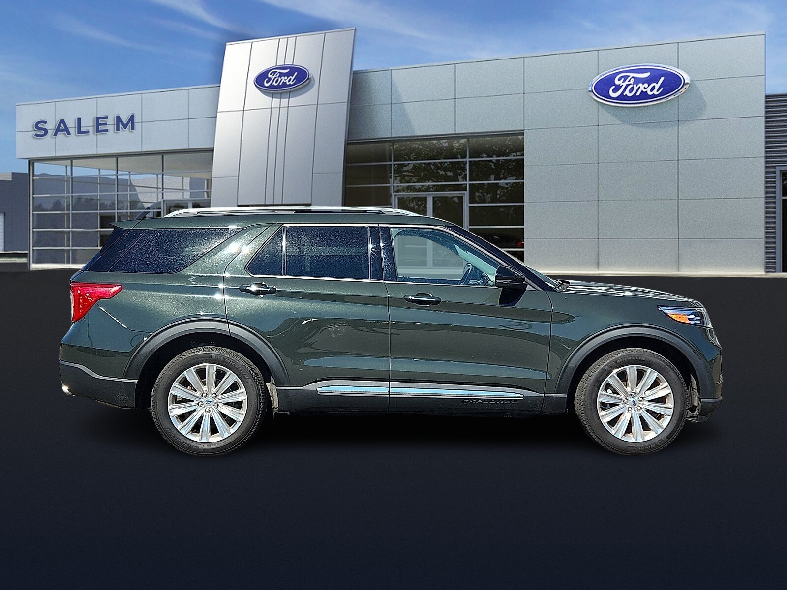 2022 Ford Explorer Limited photo 2