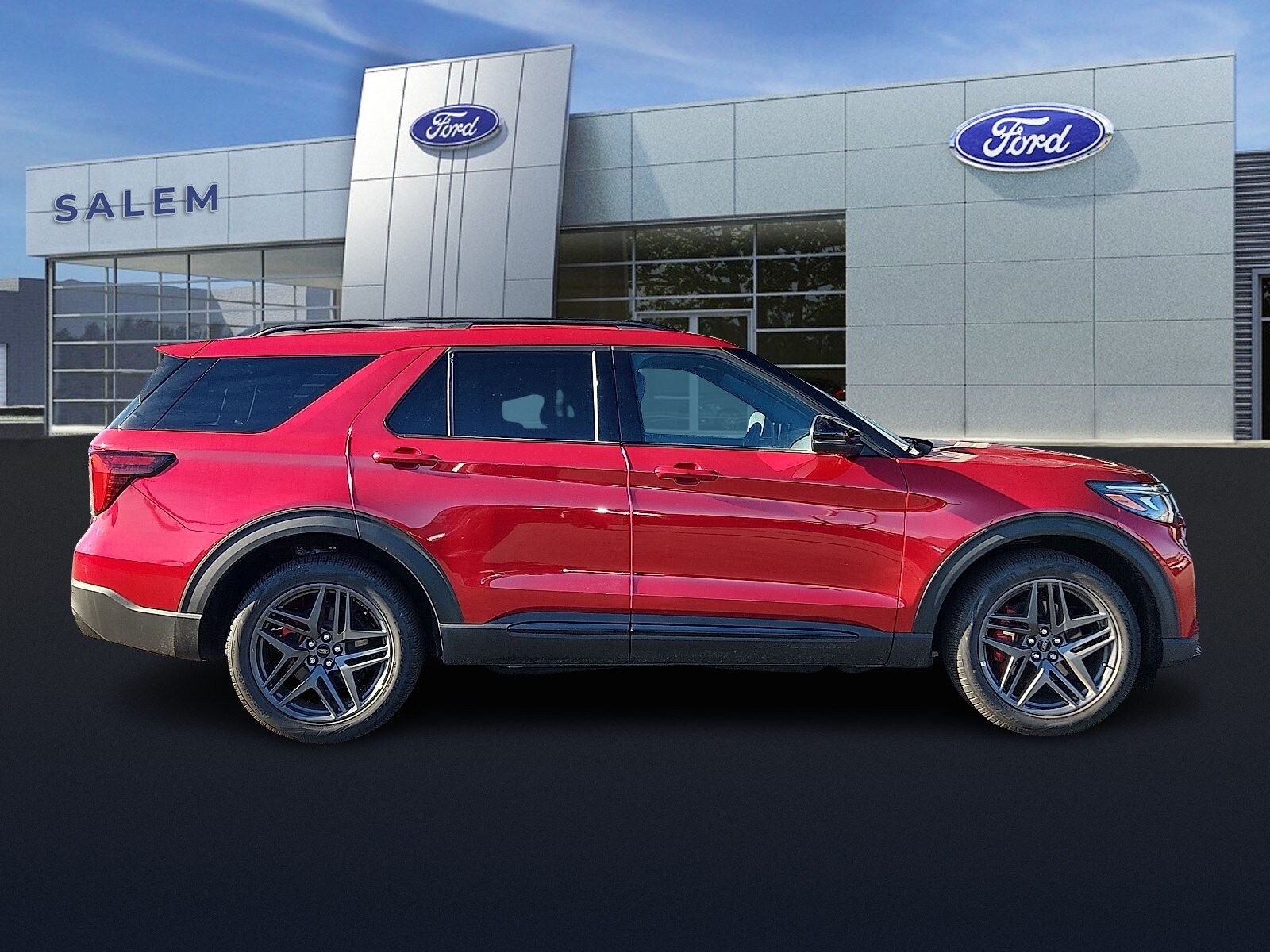 2025 Ford Explorer ST photo 2