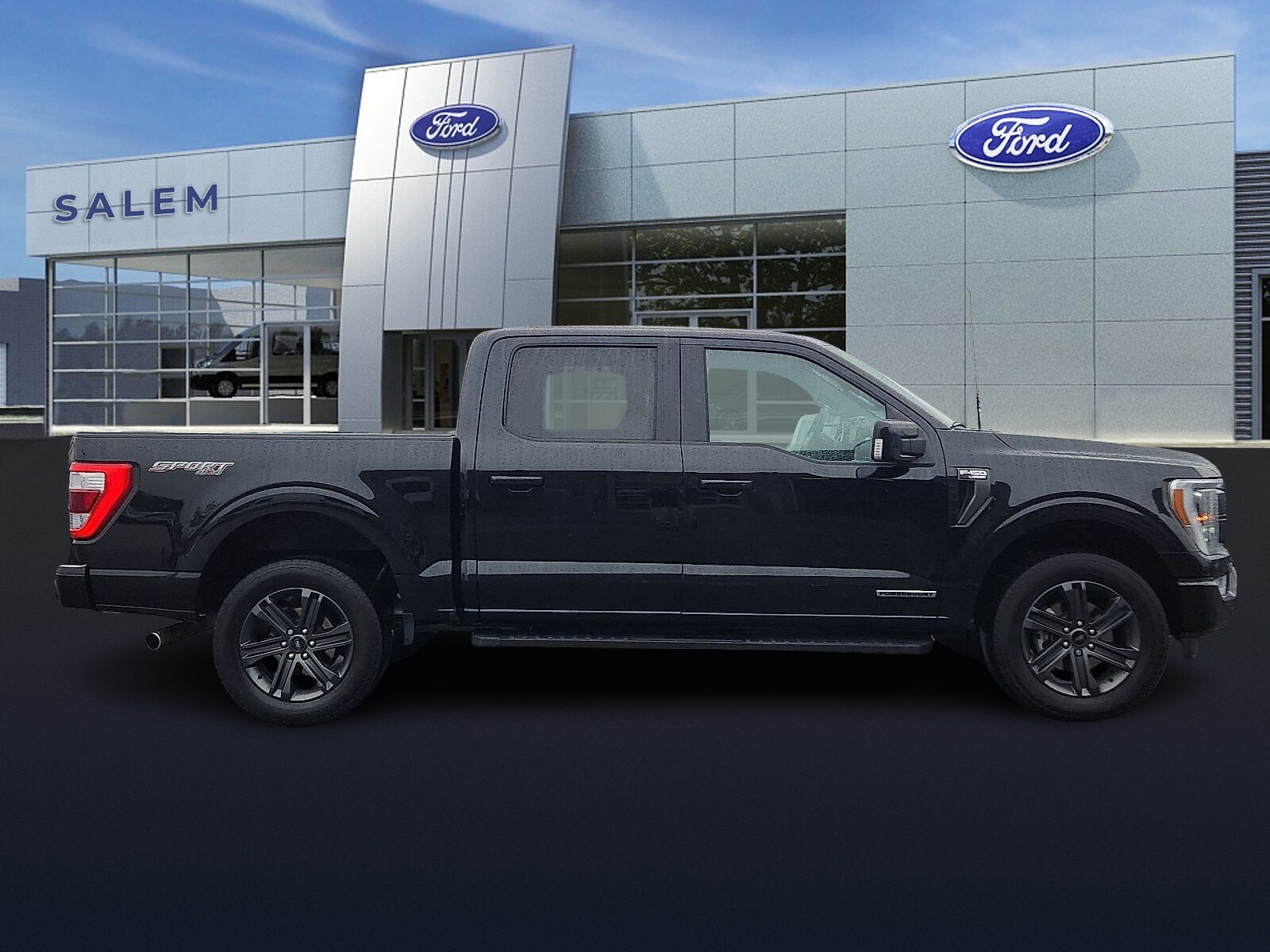 2023 Ford F-150 Lariat photo 2