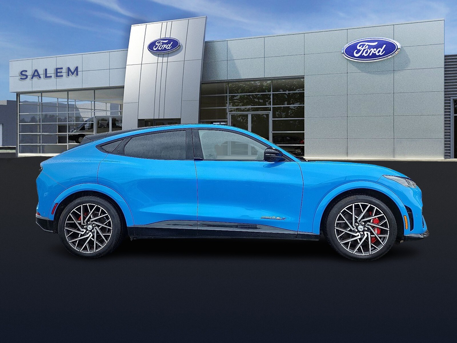 2023 Ford Mustang Mach-E GT photo 2
