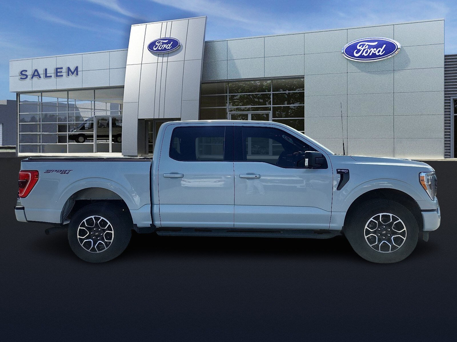 2022 Ford F-150 XLT photo 2