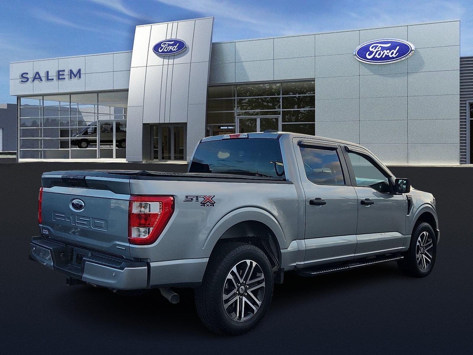 2023 Ford F-150 XL photo 2