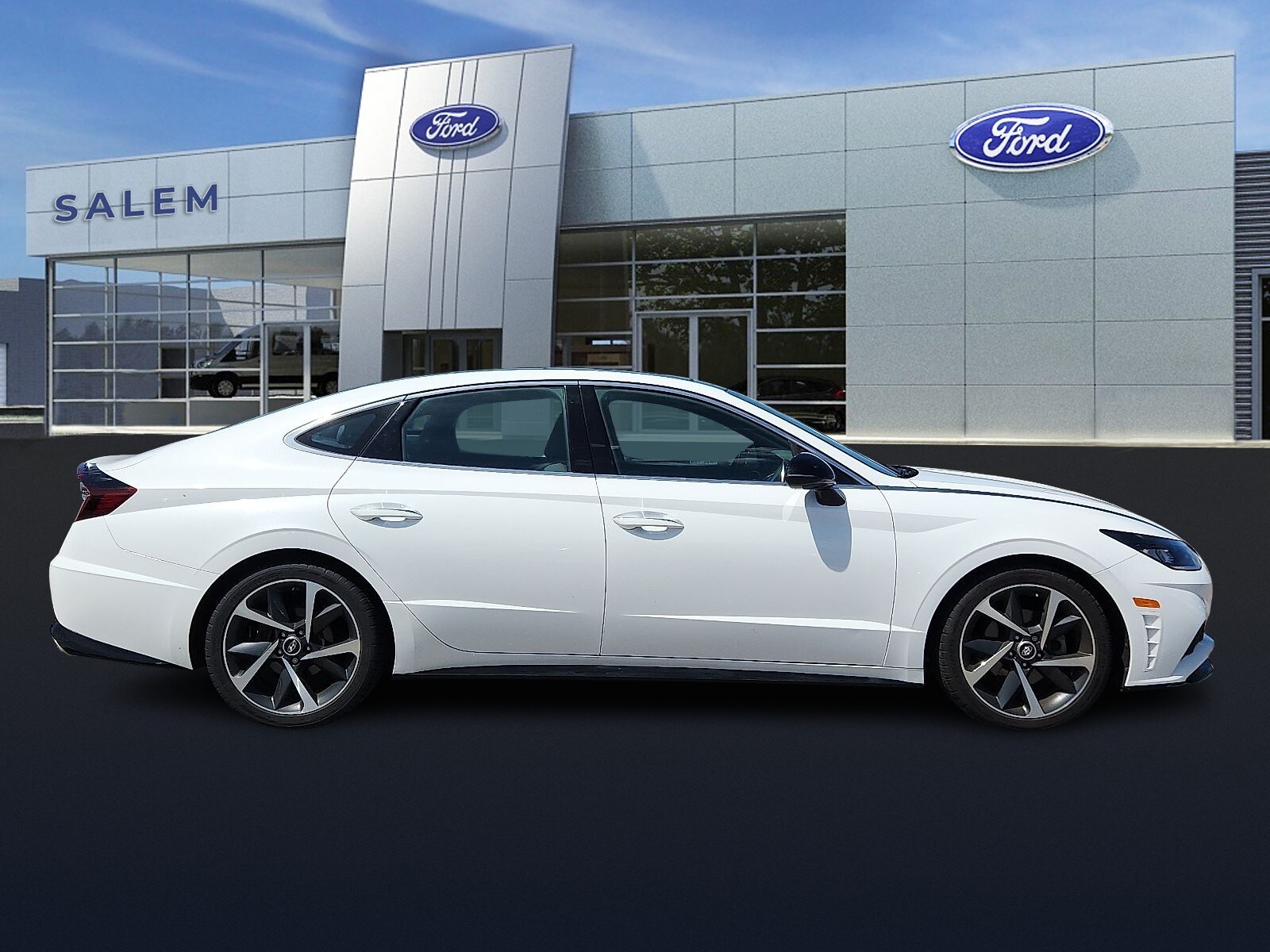 2023 Hyundai Sonata SEL Plus photo 2