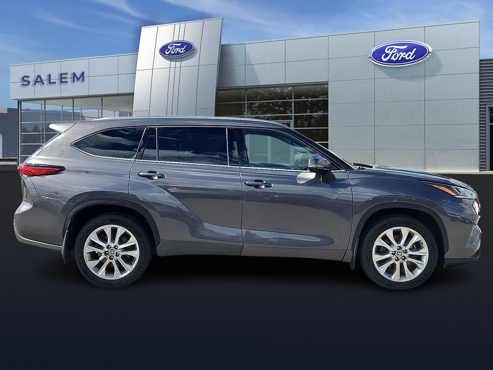 2022 Toyota Highlander Limited photo 2
