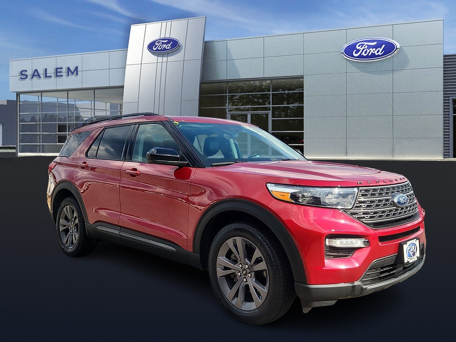 2023 Ford Explorer XLT 4WD's photo