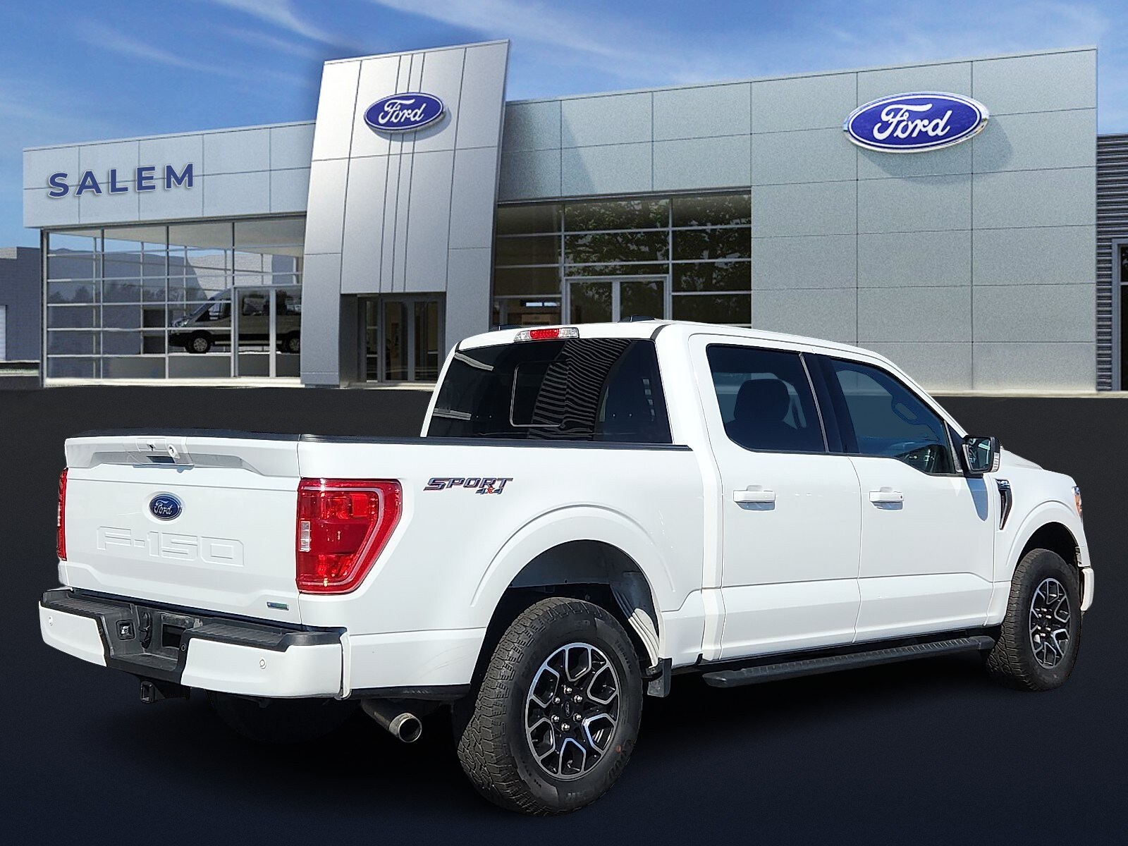 2023 Ford F-150 XLT photo 3