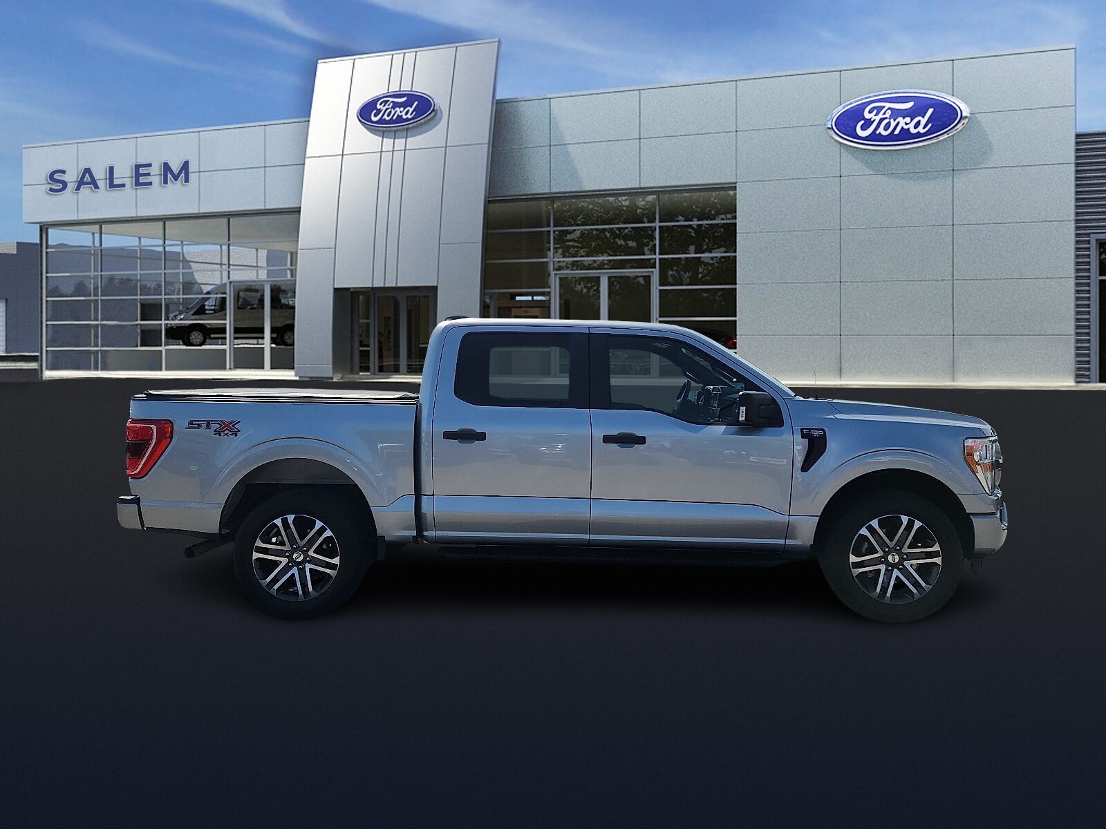 2022 Ford F-150 XL photo 2