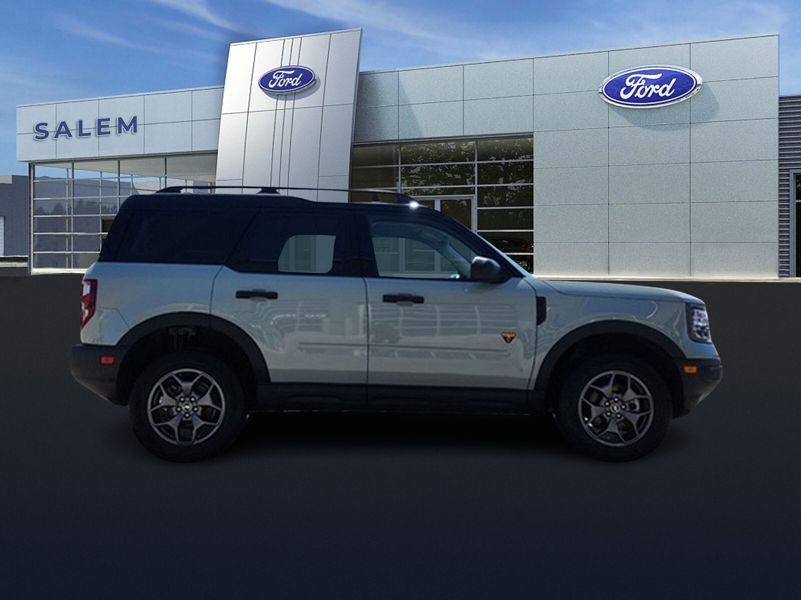 2024 Ford Bronco Sport Badlands photo 2