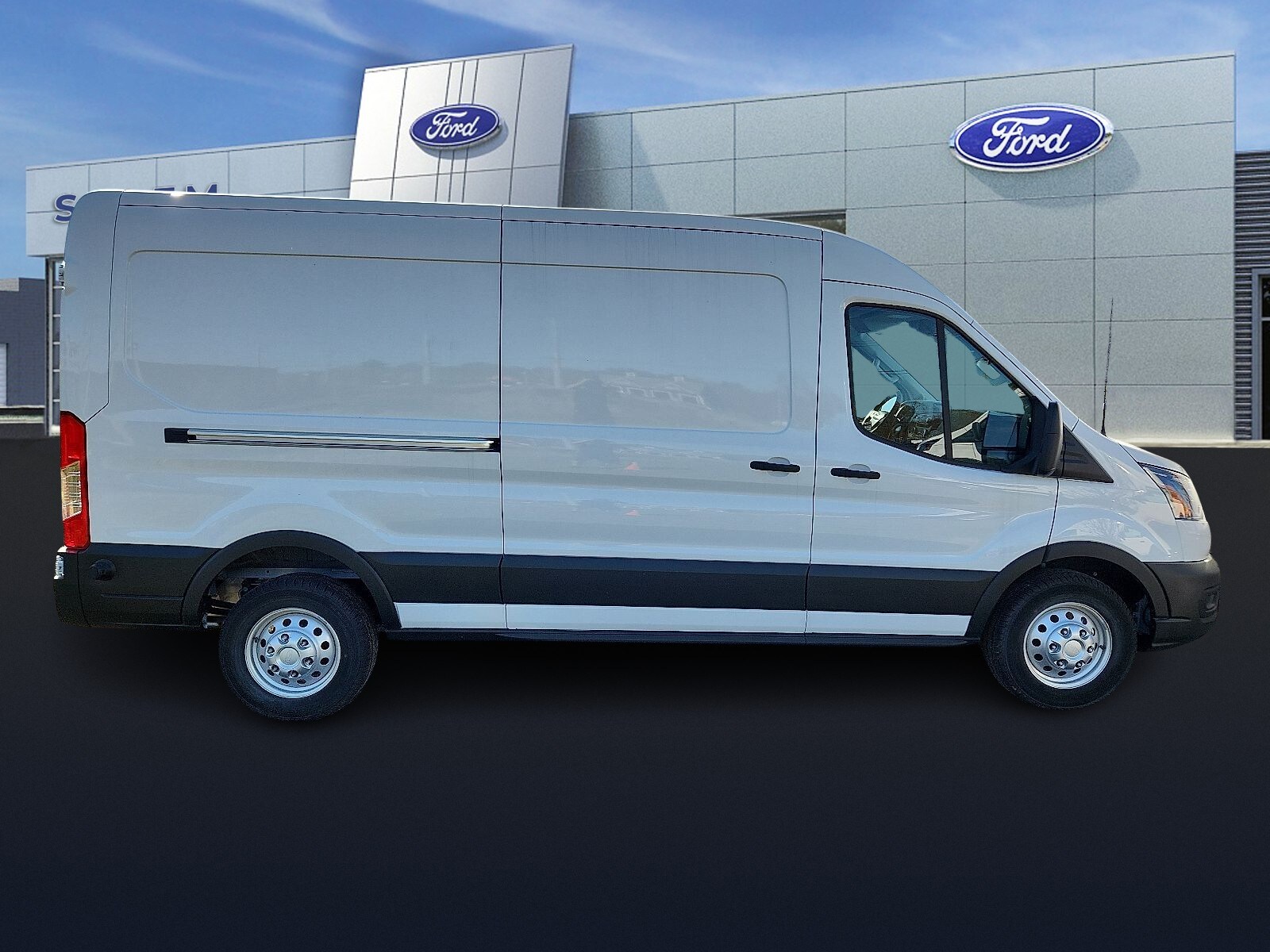 2024 Ford Transit photo 2