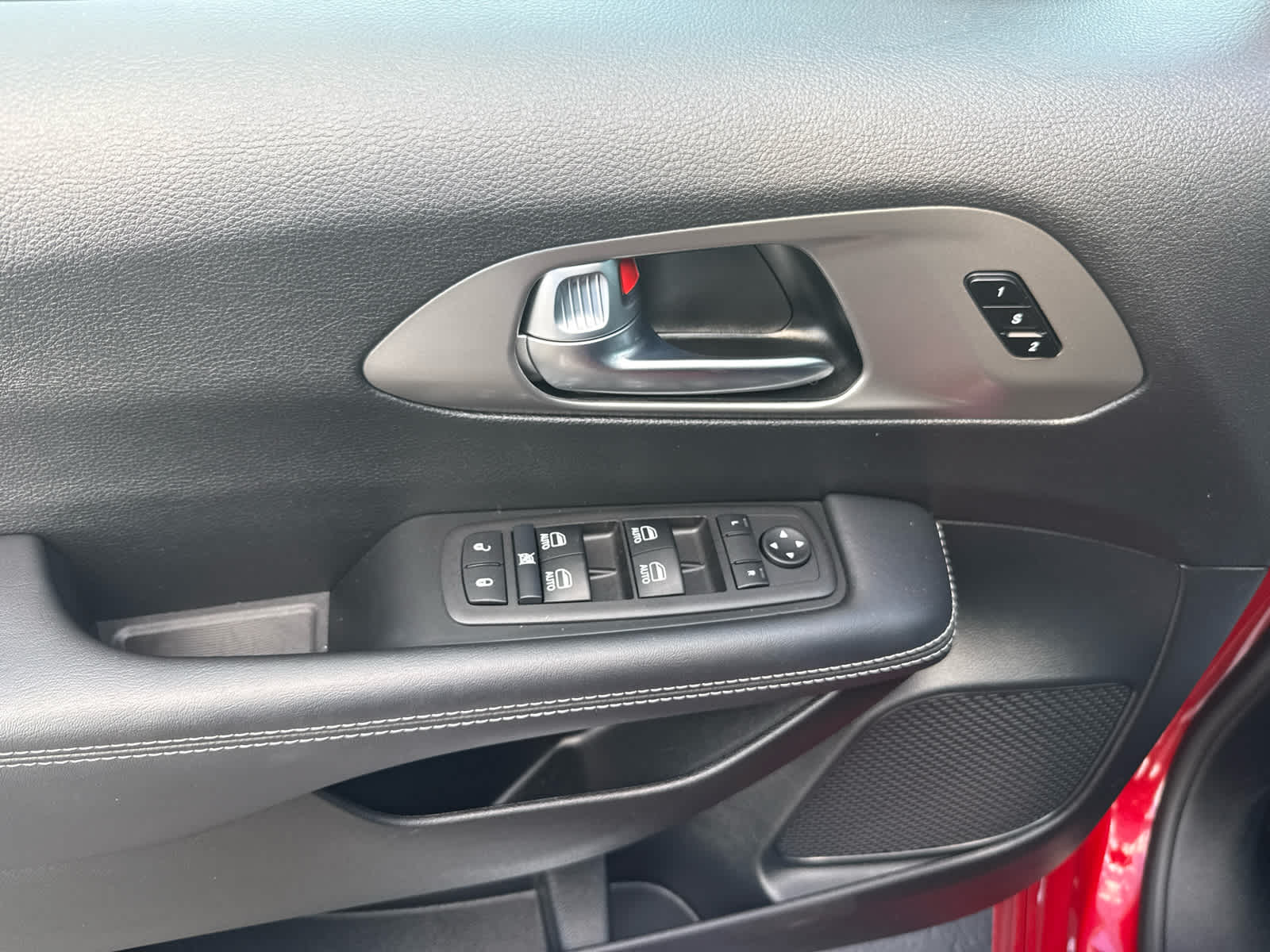 2025 Chrysler Pacifica Select - Photo 14