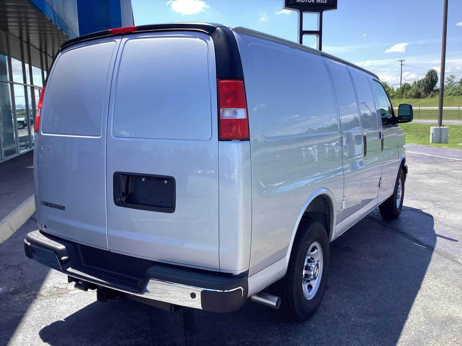 2026 Chevrolet Express Cargo Work Van - Photo 6