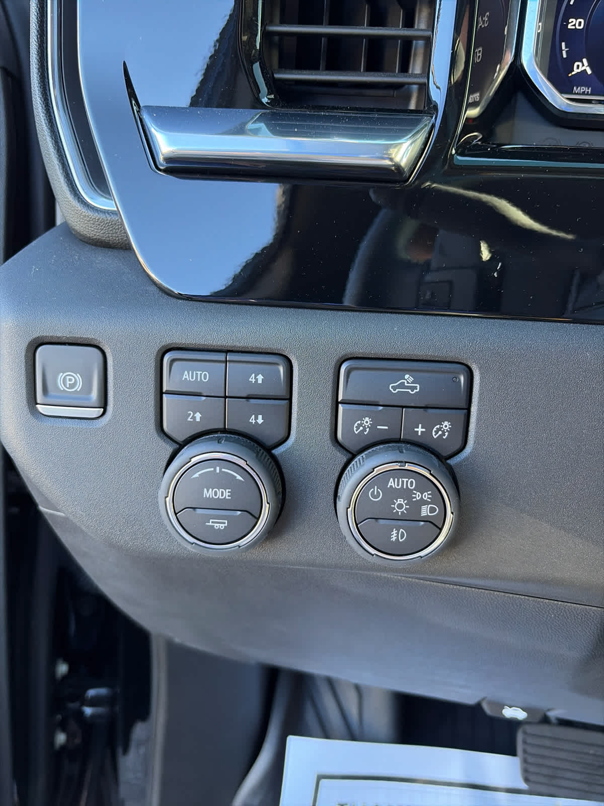 2025 Chevrolet Silverado 1500 RST - Photo 22