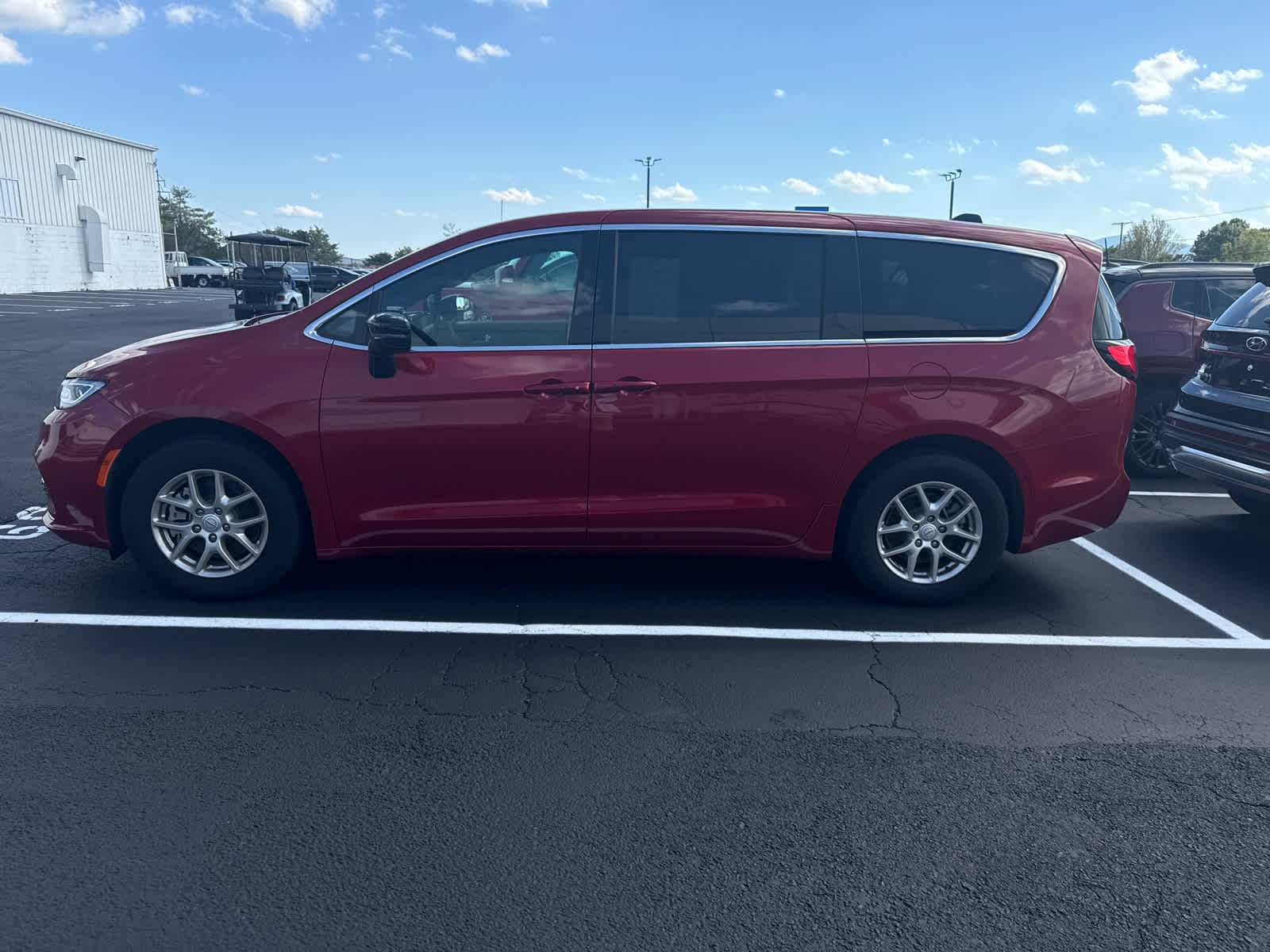 2025 Chrysler Pacifica Select - Photo 13