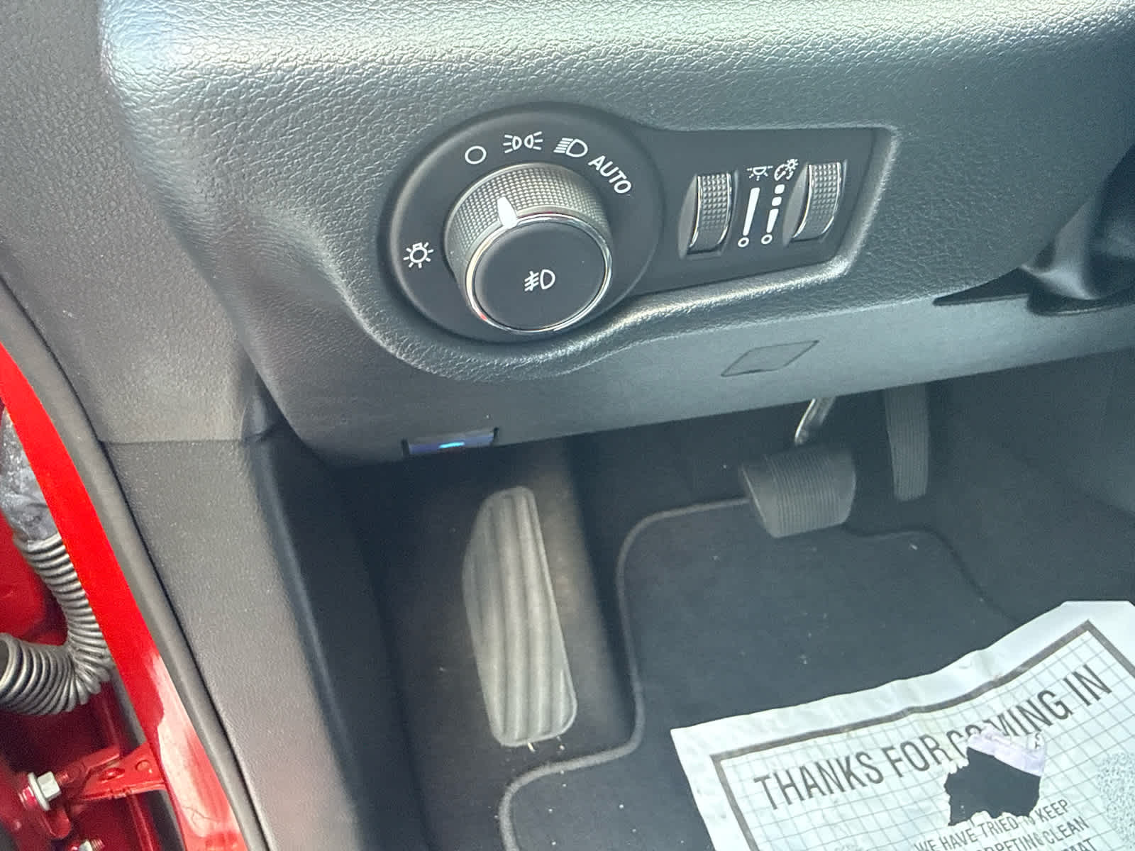 2025 Chrysler Pacifica Select - Photo 15