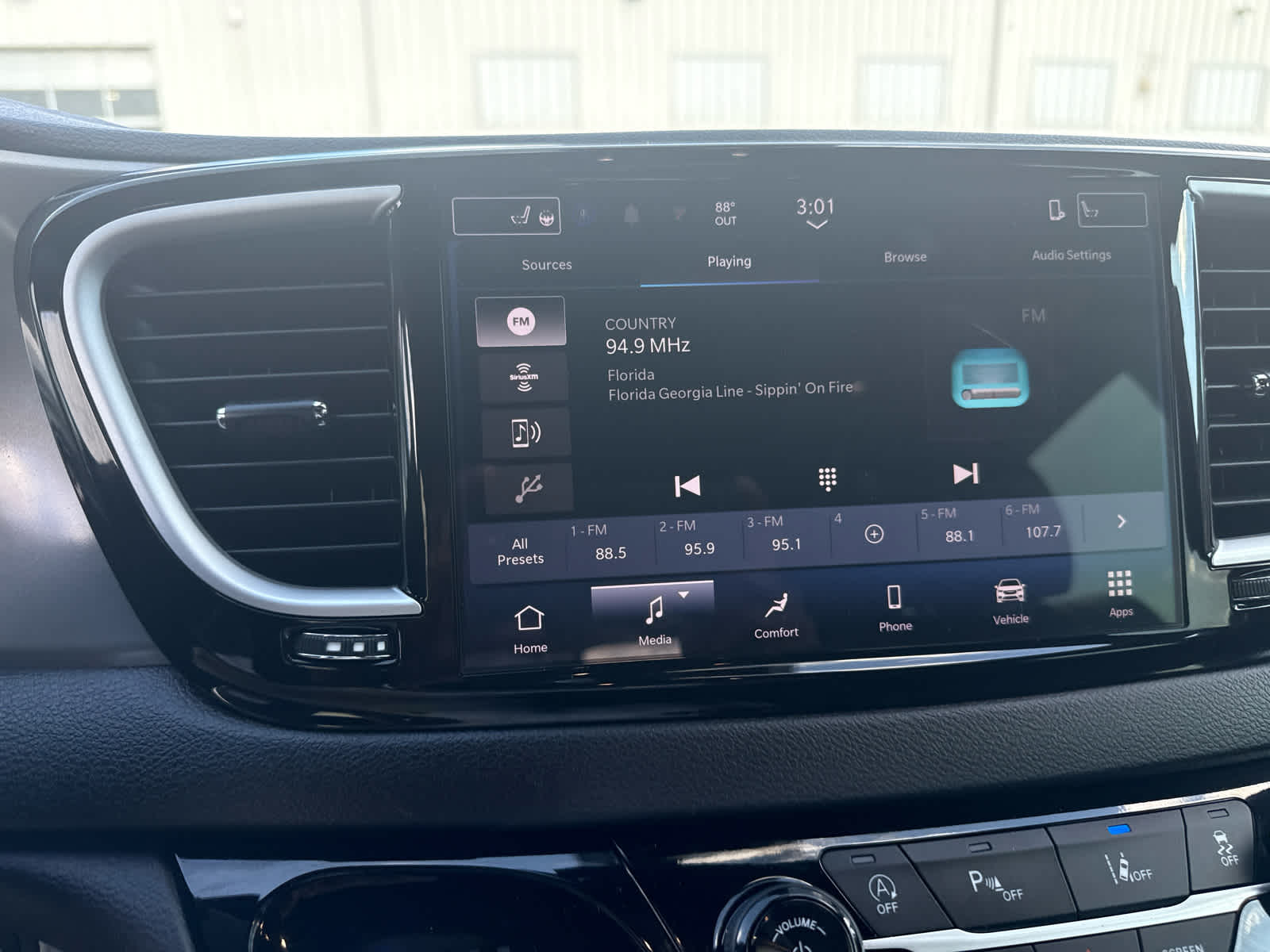 2025 Chrysler Pacifica Select - Photo 19