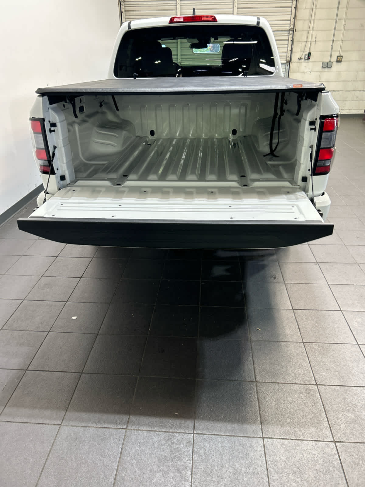 2023 Nissan Frontier SV - Photo 10