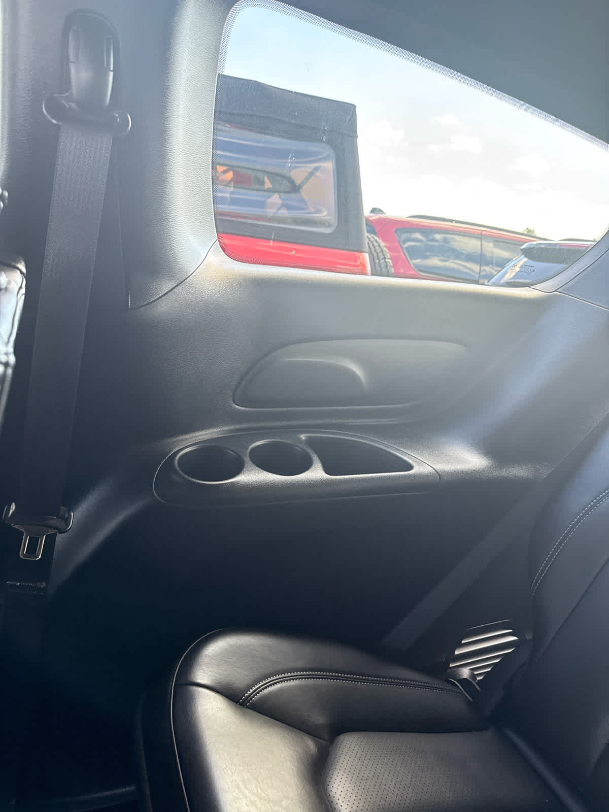 2025 Chrysler Pacifica Select - Photo 30