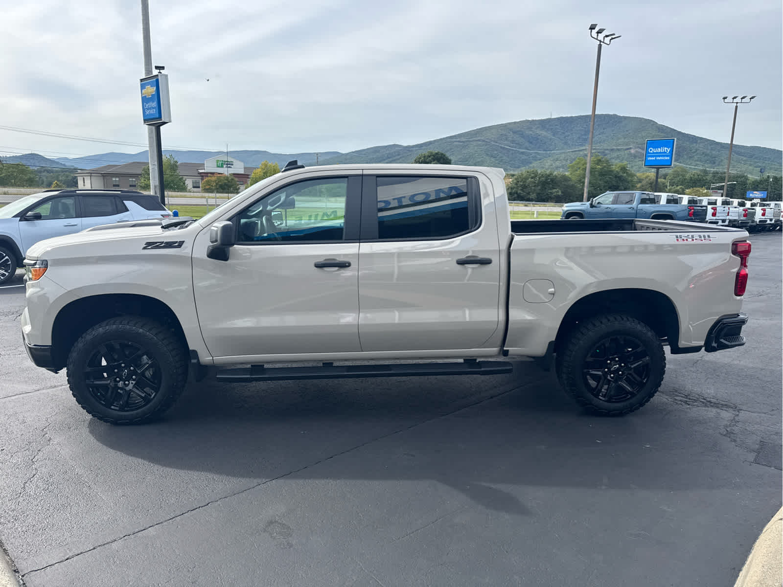 2026 Chevrolet Silverado 1500 Custom Trail Boss - Photo 5