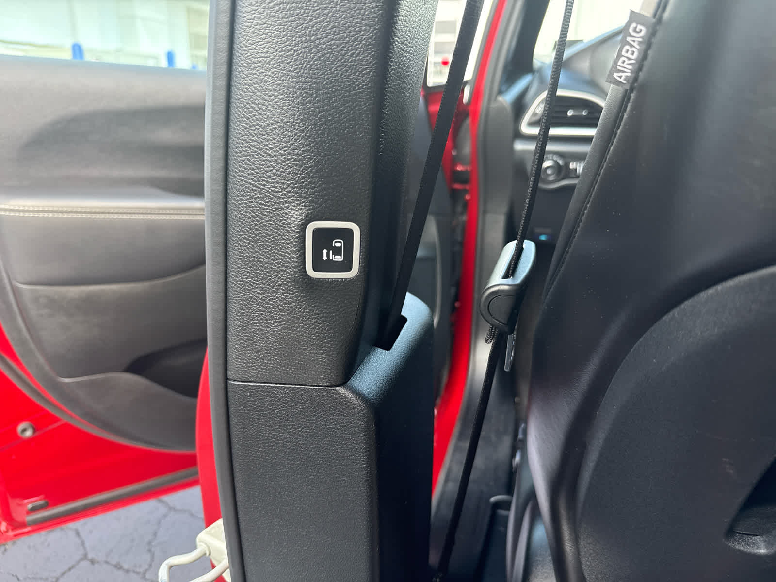 2025 Chrysler Pacifica Select - Photo 28