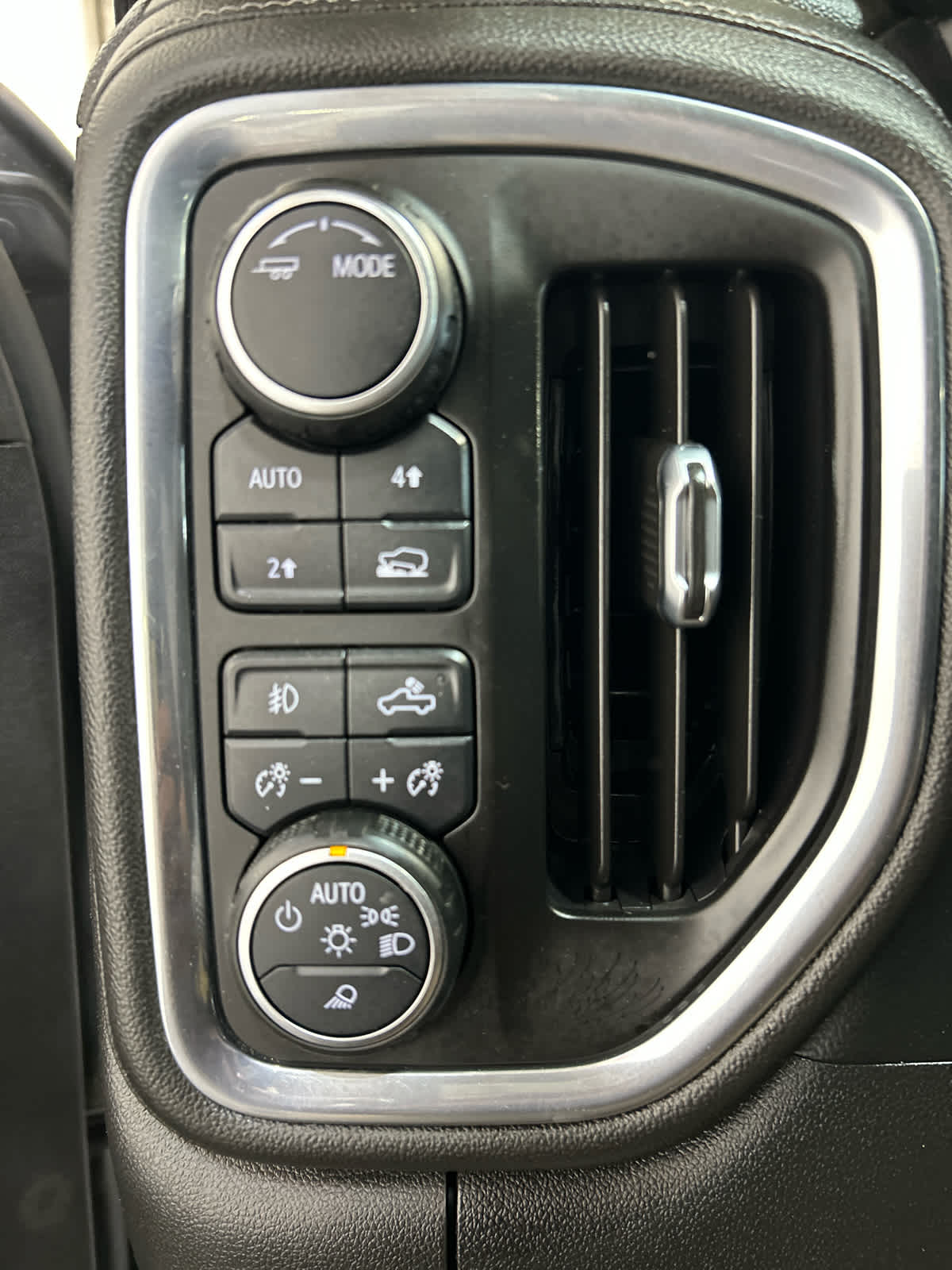 2021 Chevrolet Silverado 1500 LTZ - Photo 7