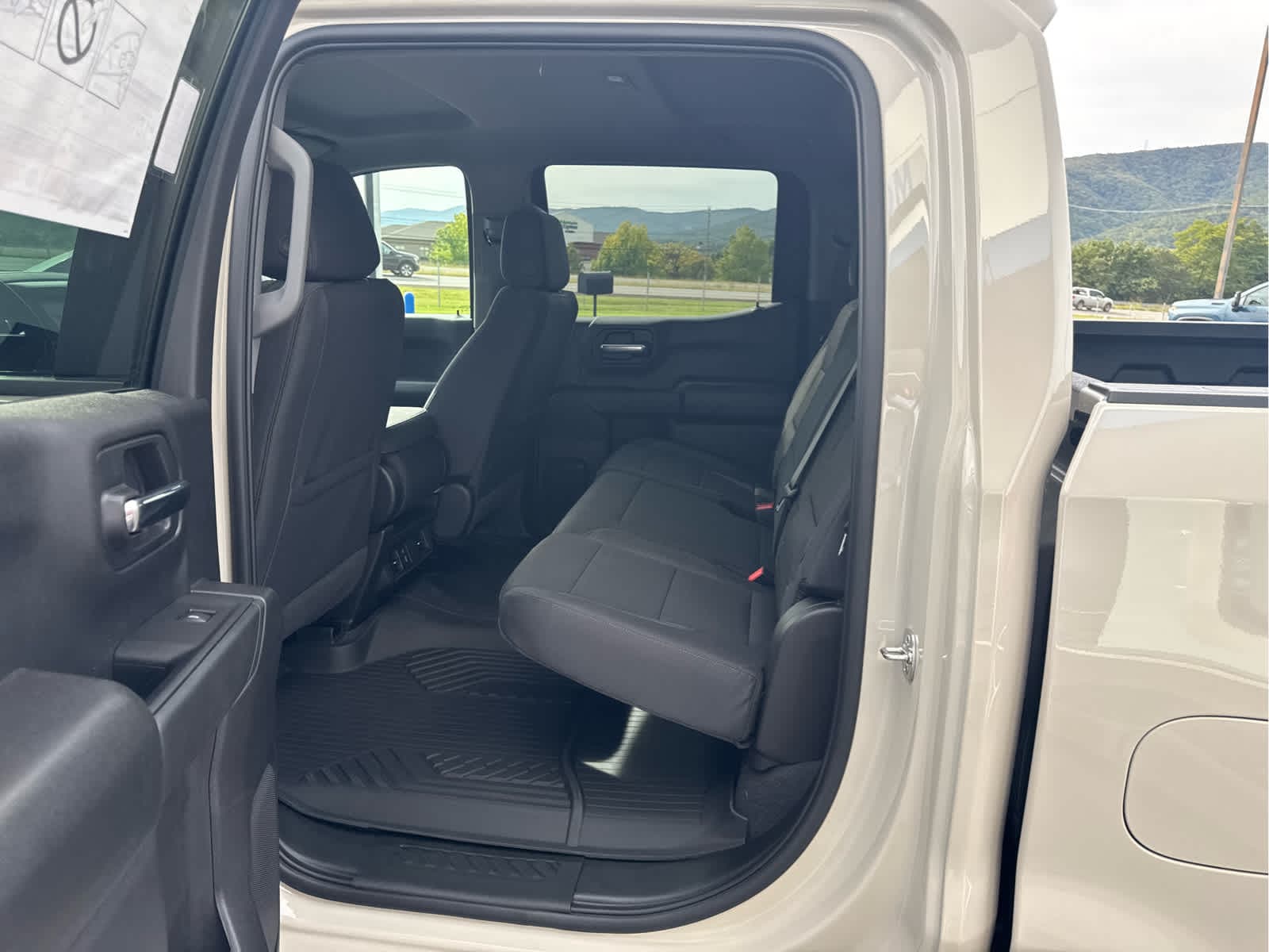 2026 Chevrolet Silverado 1500 Custom Trail Boss - Photo 21