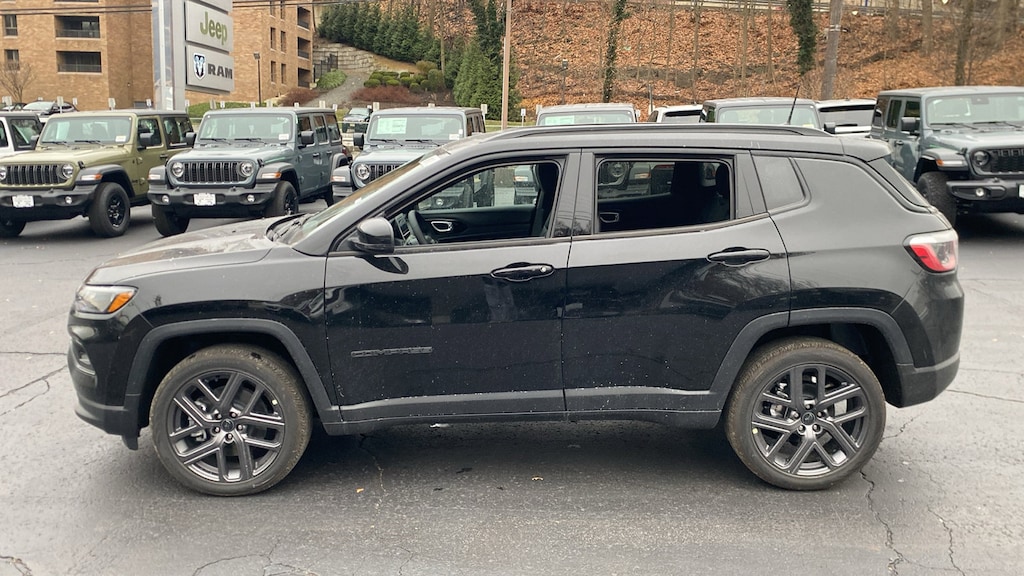 New 2026 Jeep Compass LIMITED ALTITUDE 4X4 Sport Utility