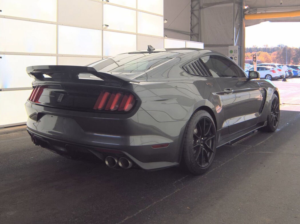 2020 Ford Mustang Shelby GT350 photo 2