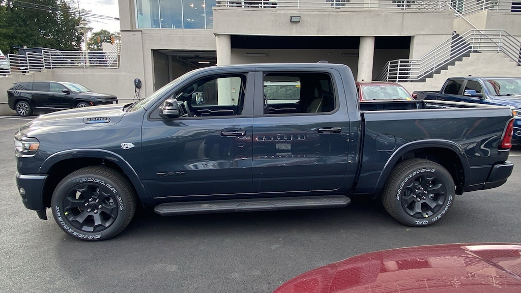 New 2026 Ram 1500 BIG HORN CREW CAB 4X4 5'7 BOX Pickup