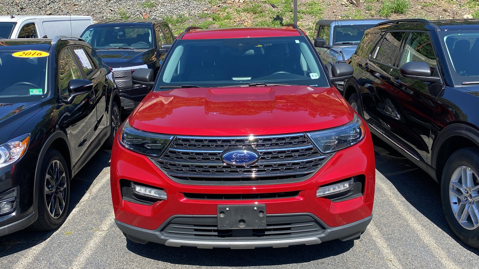 2022 Ford Explorer XLT photo 3
