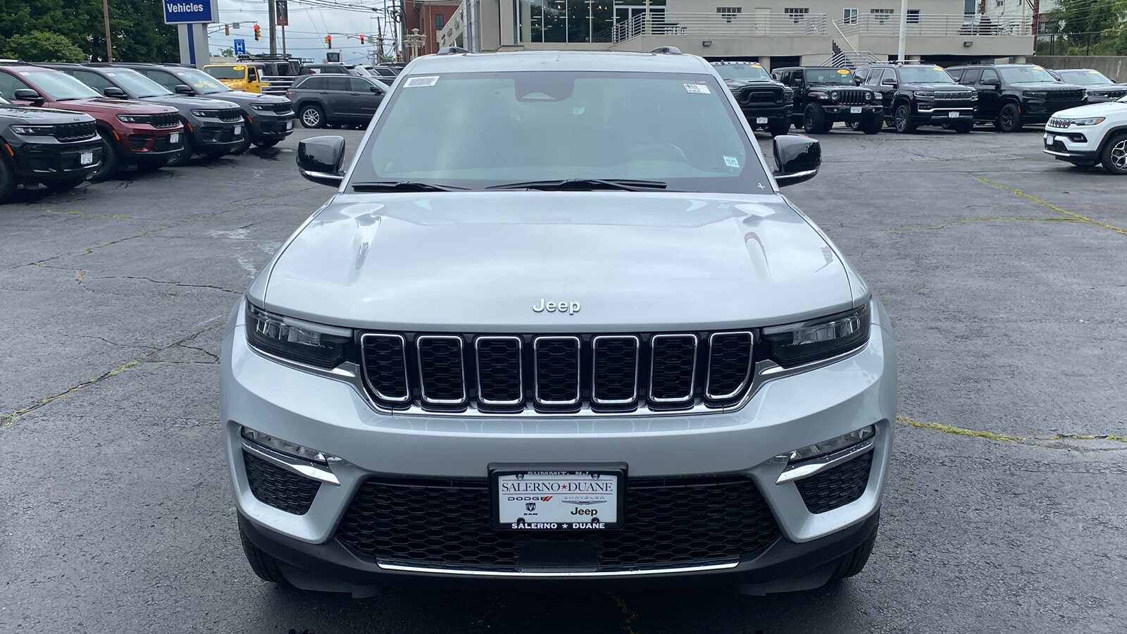 2025 Jeep Grand Cherokee Limited photo 2