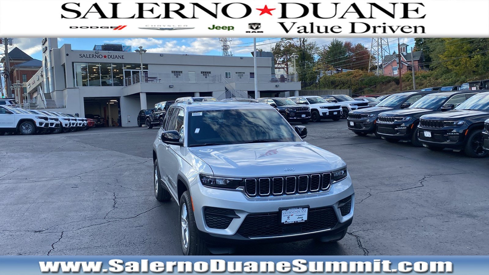 2025 Jeep Grand Cherokee Laredo's photo