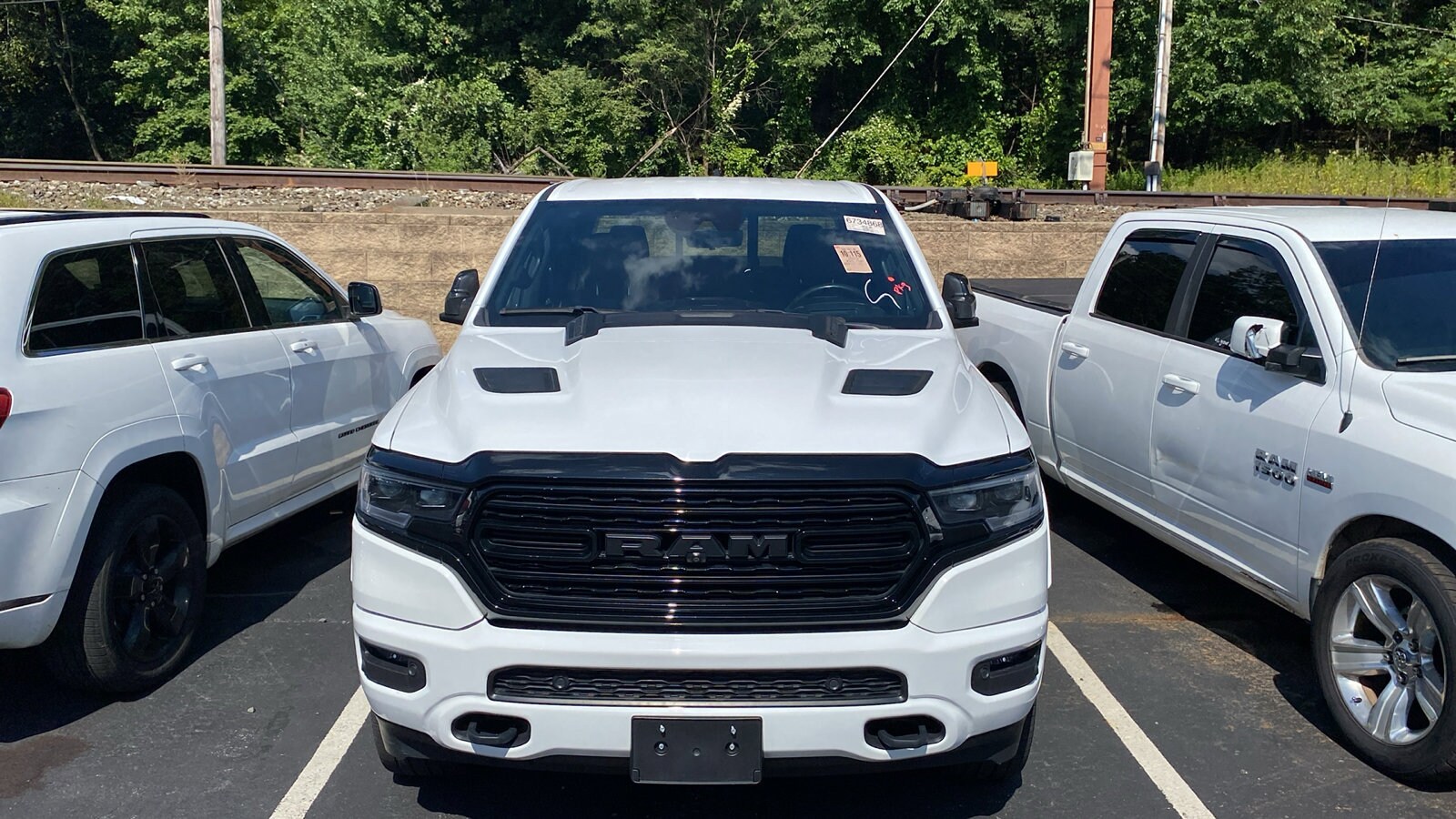 2023 Ram 1500 Limited photo 3