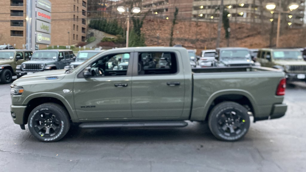 New 2026 Ram 1500 BIG HORN CREW CAB 4X4 5'7 BOX Pickup