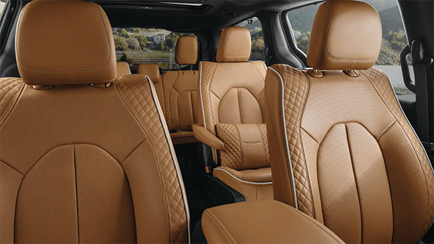 2023 Chrysler Pacifica Pinnacle seats 7, 81 seating configurations