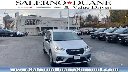 2026 Chrysler Pacifica SELECT AWD Passenger Van